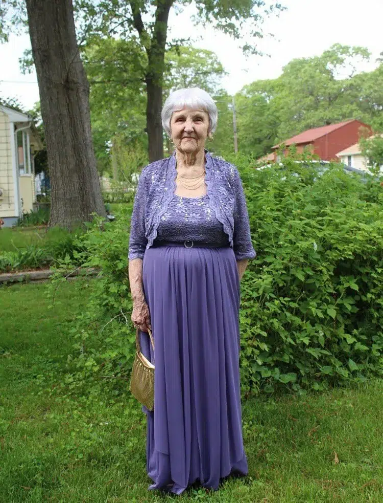 what dress an 80 year old woman should wear everyday formal occasion rules to follow