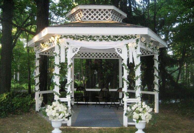 diy idea for gazebo decoration for wedding