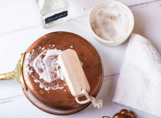 how to clean the bottom of a pan easily