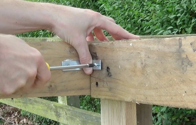 how to build a compost bin from wooden pallets step by step