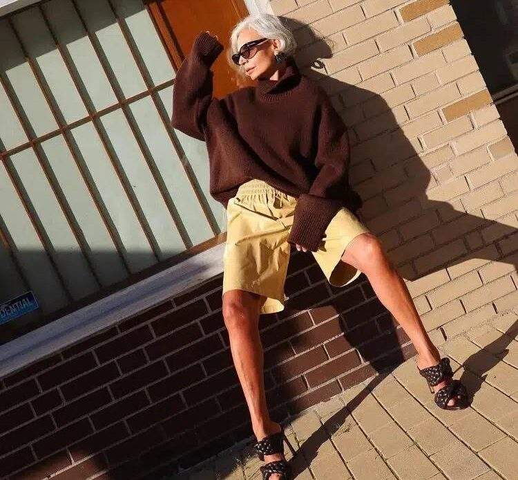 how to wear shorts at 60 and look 10 years younger
