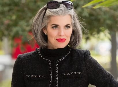 salt and pepper bob haircuts for women over 50 to make your gray hair look trendy