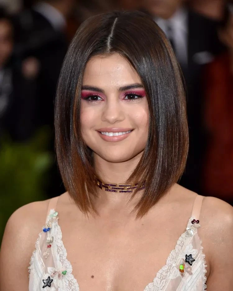 a line bob haircut selena gomez bob