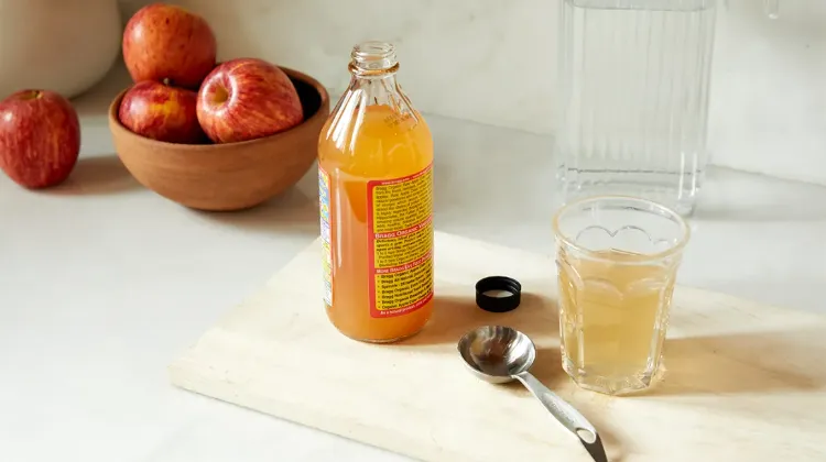 apple cider vinegar solution