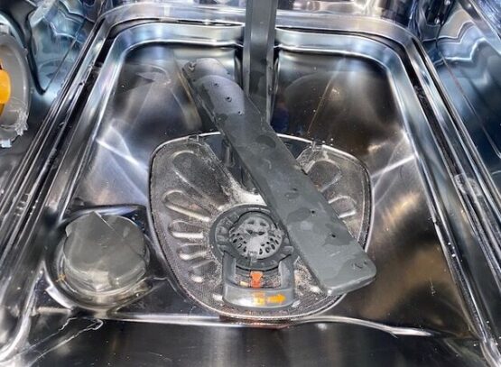 apple cider vinegar to clean dishwasher