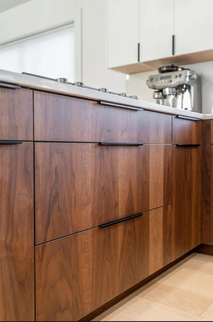 black edge finger pulls oak kitchen cabinets