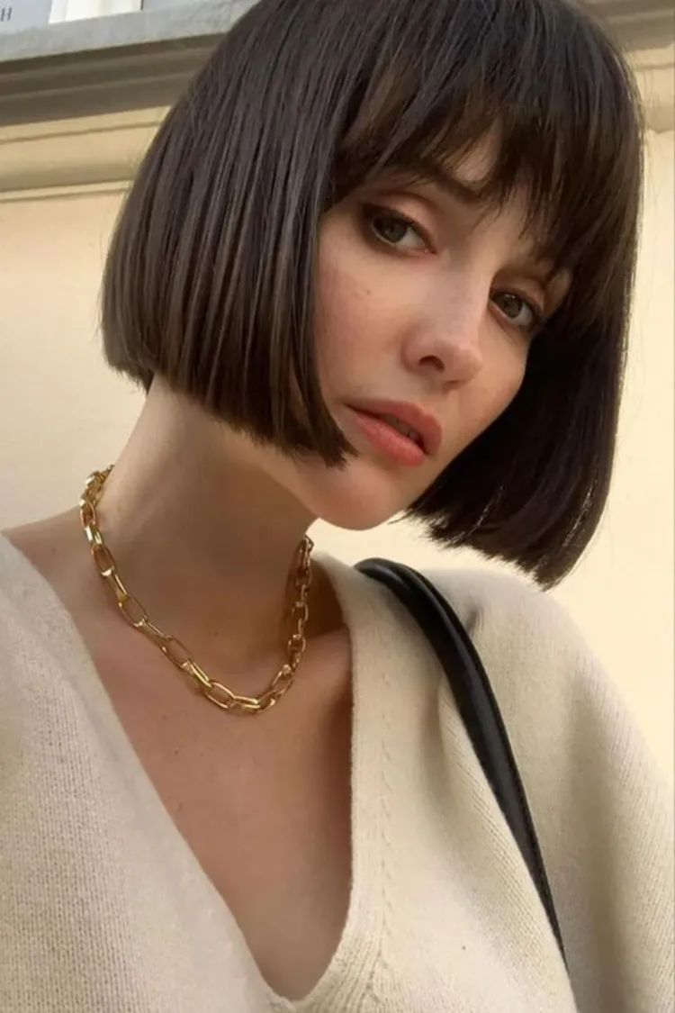 blunt sleek italian bob haircut blunt bangs