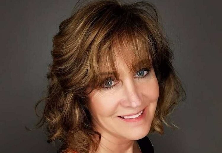 bronzed brown hair color for women over 50 low maintanence 2023