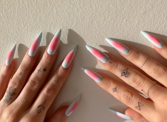 cotton candy aura nails 2023 pink and blue long stiletto shape