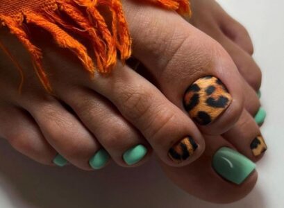cute toe nail designs for autumn 2023 animal print pedicure