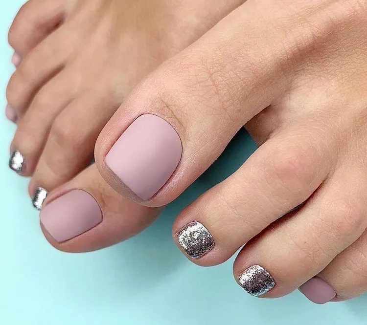 easy diy matte nude toe nail designs with glitter