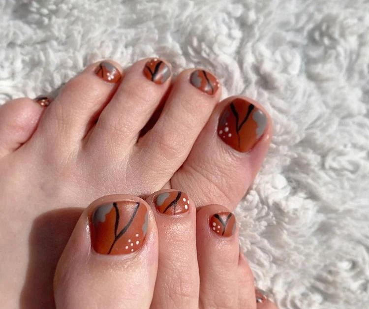 fall toe nail designs 2023 pedicure color trends autumn