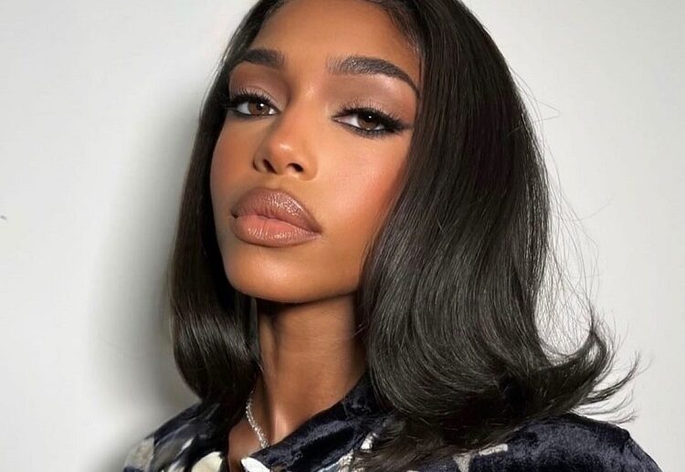 flipped hairstyle lob haircut 2023