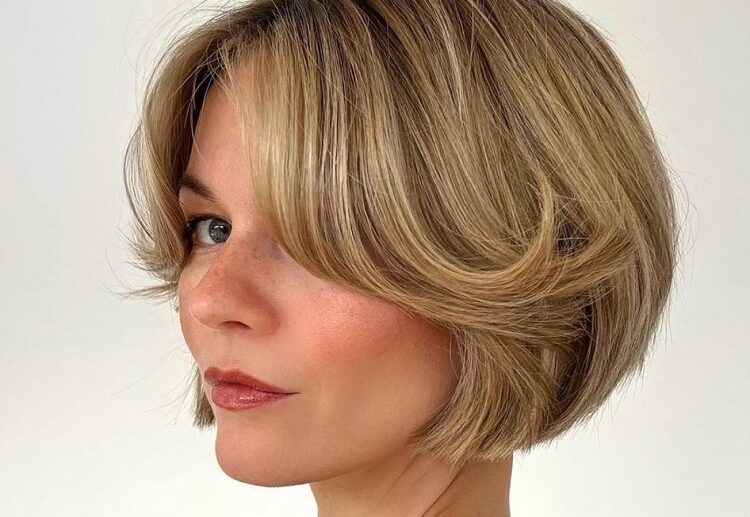 french girl bob with curtain bangs short haircut women 2023