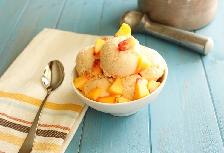 healthy ice cream recipe peach seasonal fruits august summer 2023 easy dessert