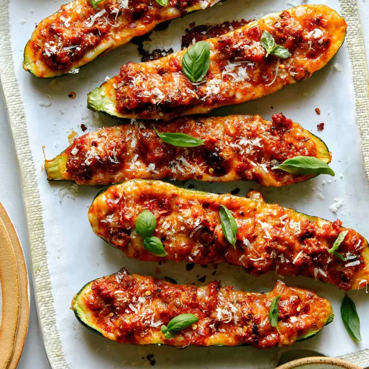 Healthy and Low-Calorie Zucchini Boats Recipe!