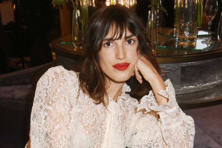 How to Style French Bangs 2023 to Emphasize Your Femininity?