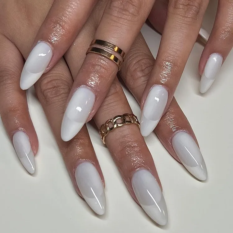 illusion french nails for fall 2023 trends