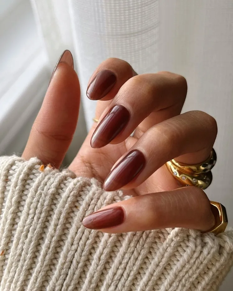 latte fall 2023 nails trend colors