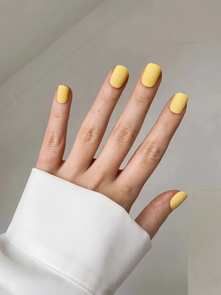 limoncello spritz nails manicure trend for summer 2023