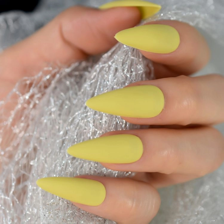 matte lemon nails summer manicure
