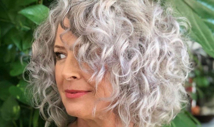 outdated haircuts for women over 50 hairstyles women over 50 should avoid