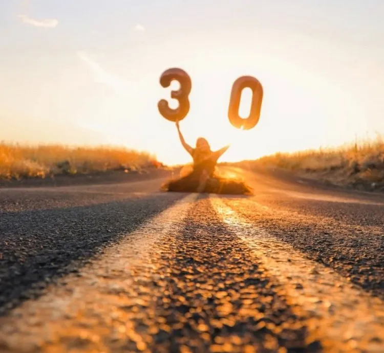 outdoor 30th birthday photoshoot ideas 2023