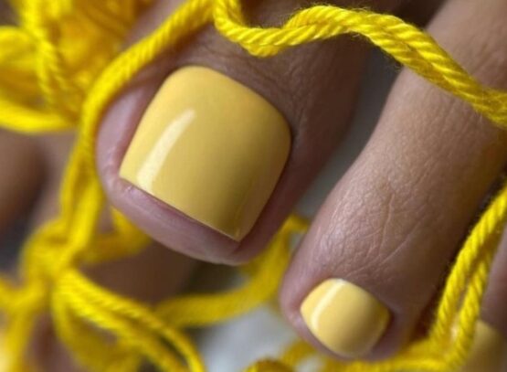 pastel yellow pedicure nail polish colors august trends 2023