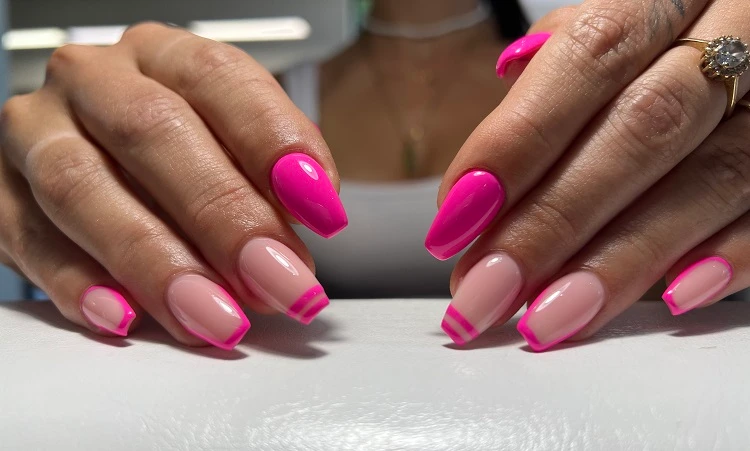 pink french tip nails coffin shape 2023 barbie inspired manicure