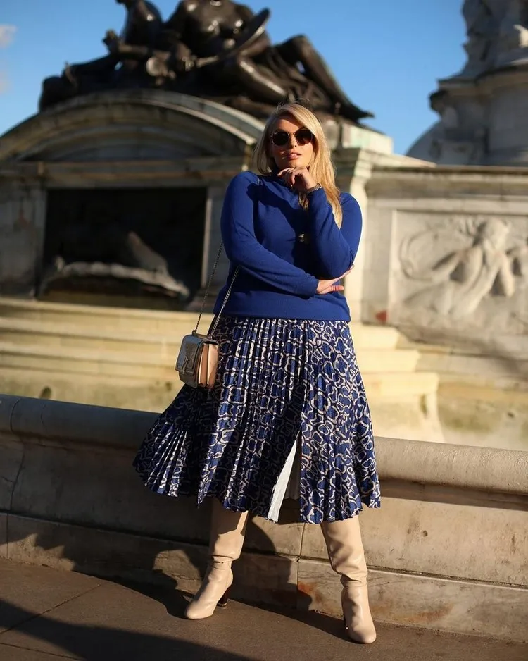pleated skirts for curvy women