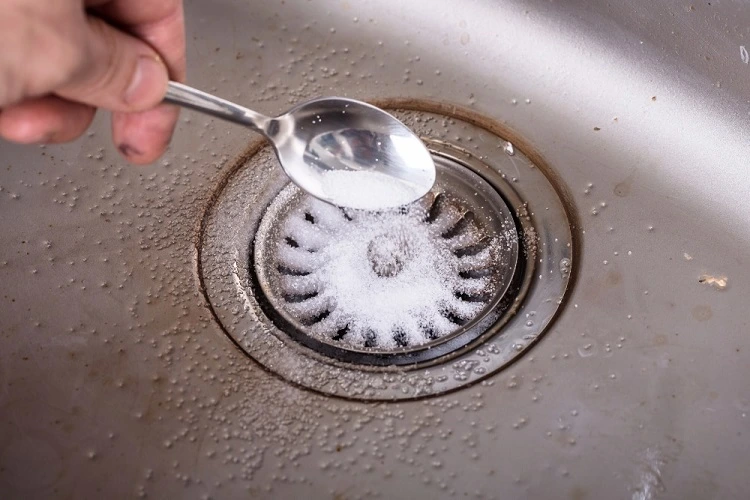 remove rust from stainless steel sink with baking soda