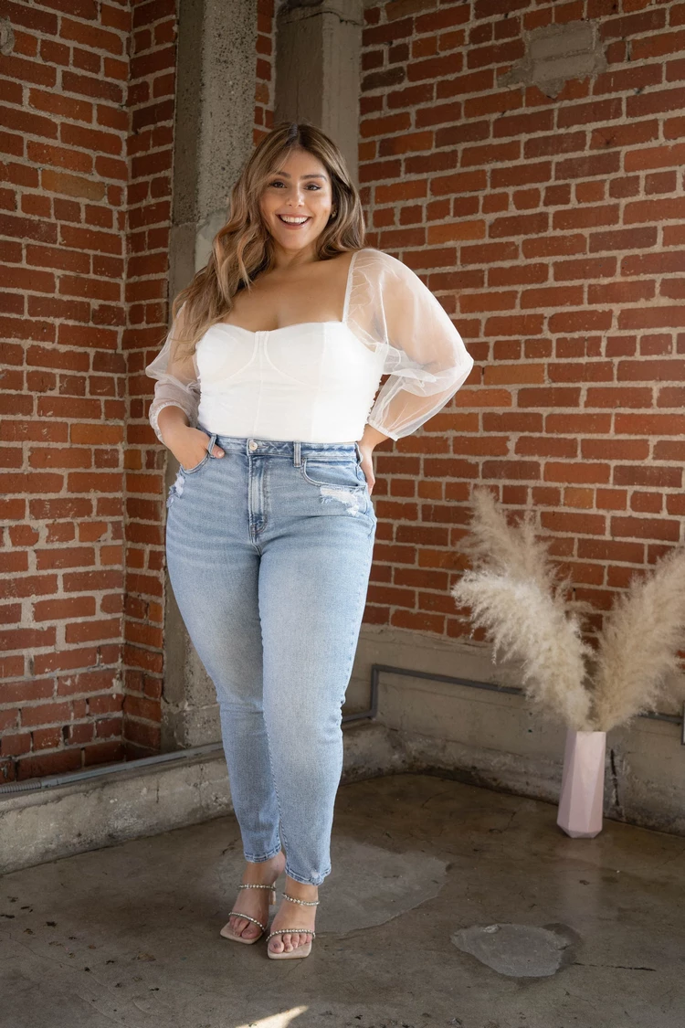 sheer sleeves top and jeans casual plus size outfit
