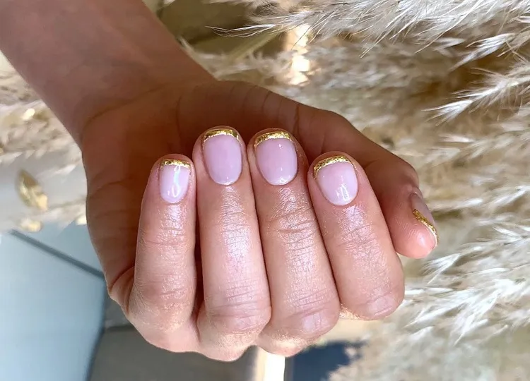 short gold french tip nails 2023