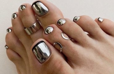 silver chrome black french tip toe nails fall pedicure design 2023