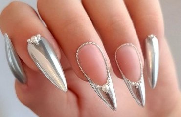 silver nail designs for beyonce's renaissance tour reinassance tour nails 2023 designs