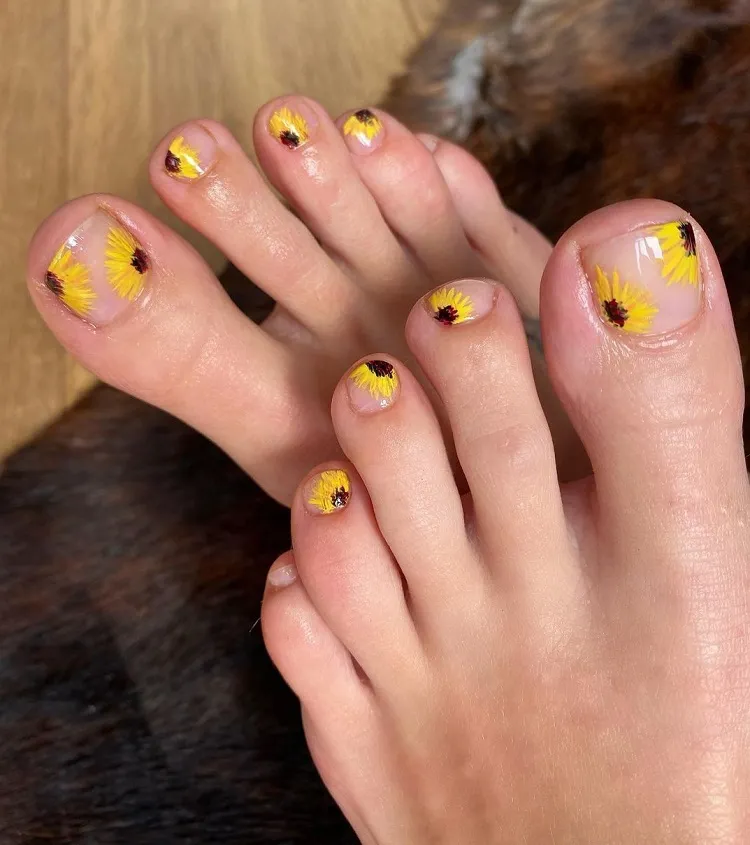 60+ Dazzling Summer Pedicure Ideas for More Fun in the Sun - Hairstyle