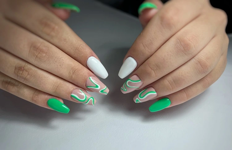 summer coffin nail designs 2023 green and white manicure