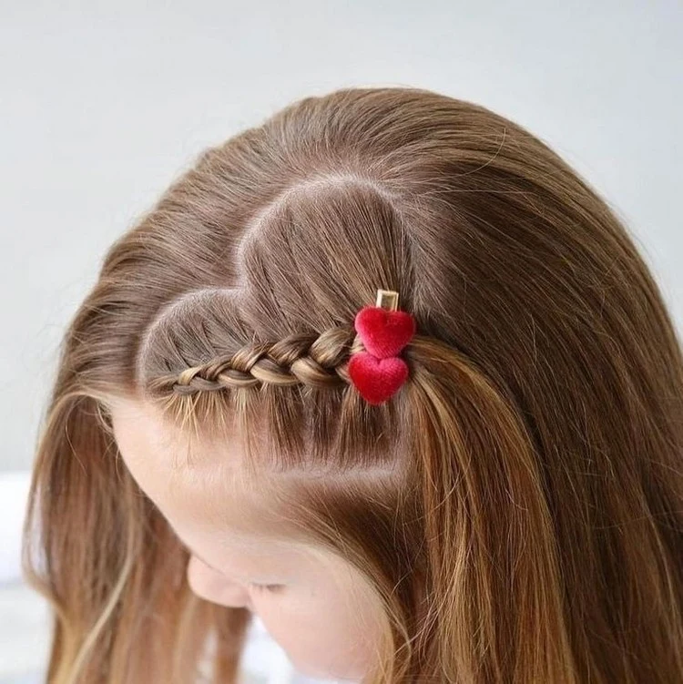 this hairstyle for little girls is extremely simple but very spectacular