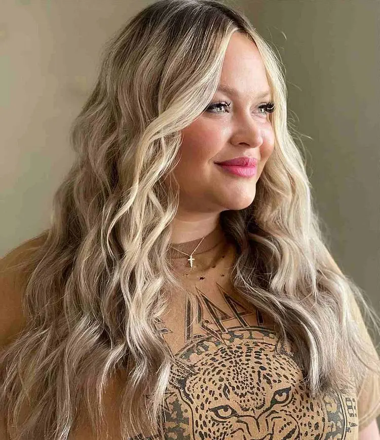 what hairstyle for double chin long wavy hair