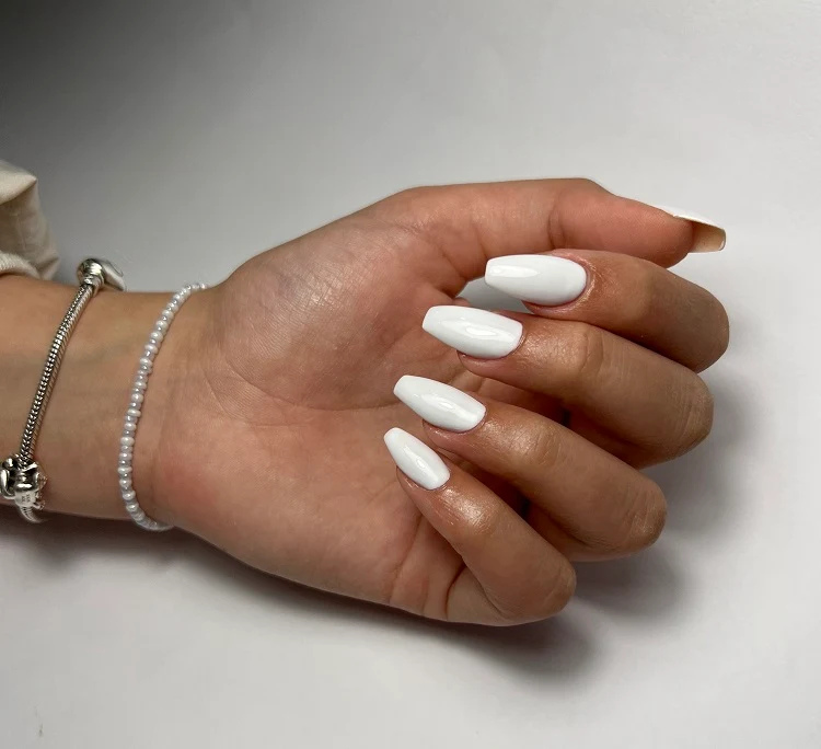 white coffin nails 2023 simple manicure ideas for fall