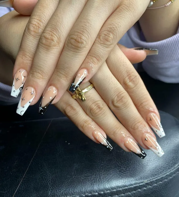 2023 nail trends v french tip nails black and white