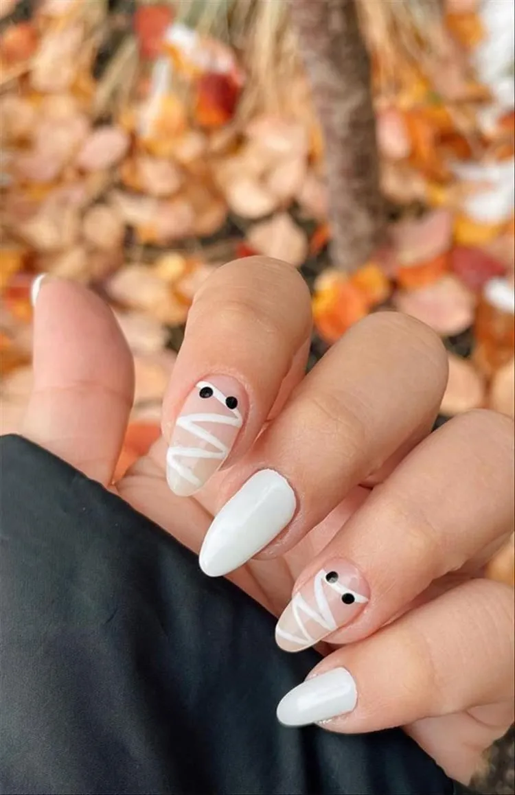 best halloween nails 2023 white nails diy mummy nail art