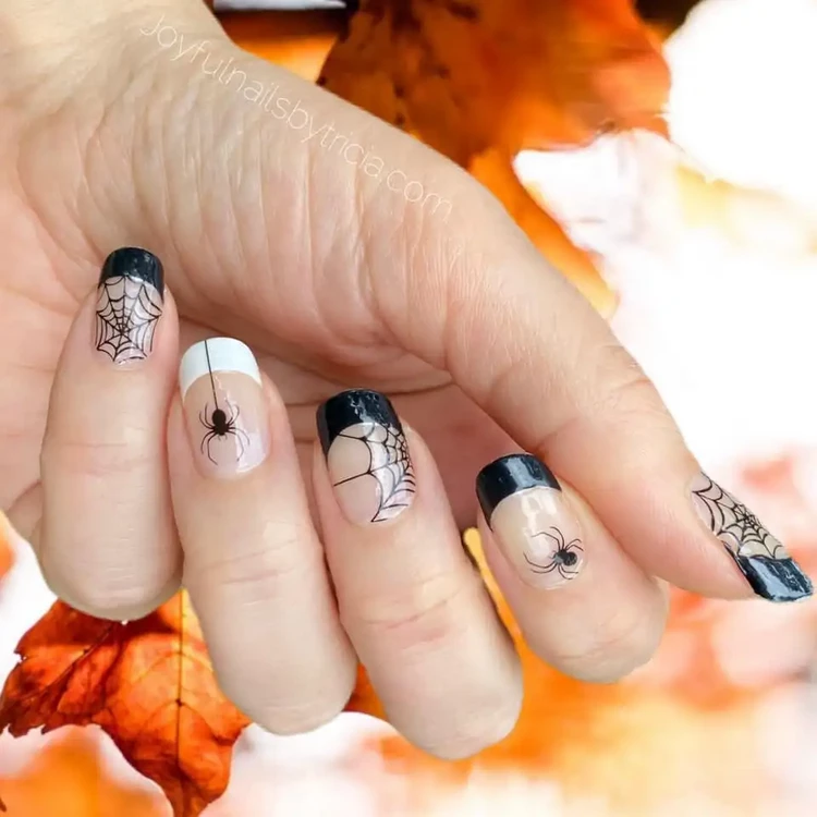 black french tip halloween nails 2023