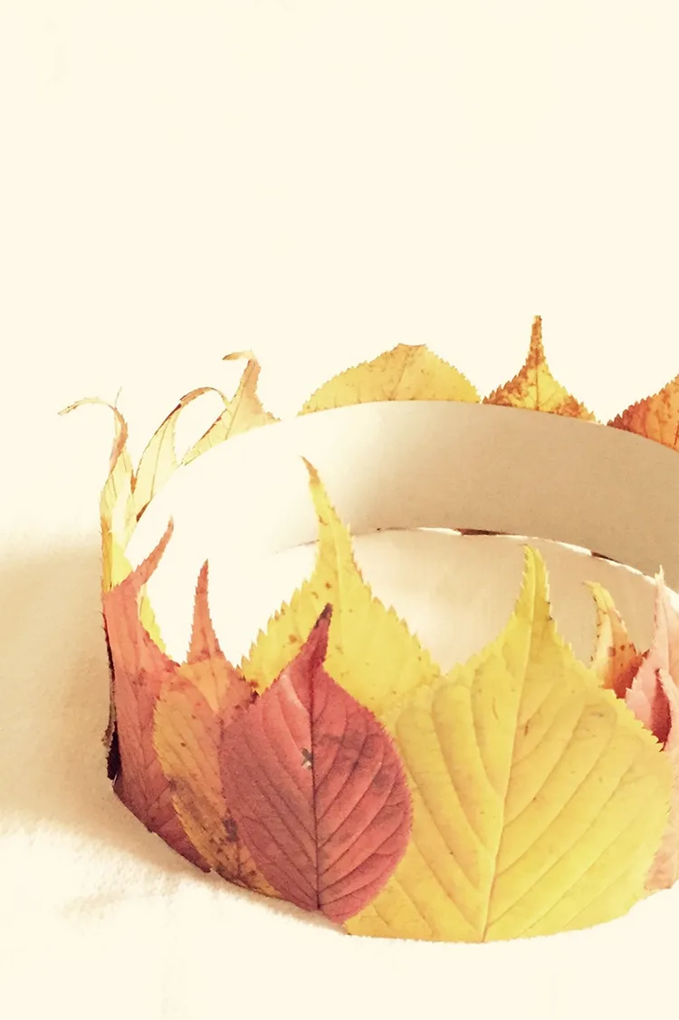 easy fall crafts for kids diy fall leaf crown