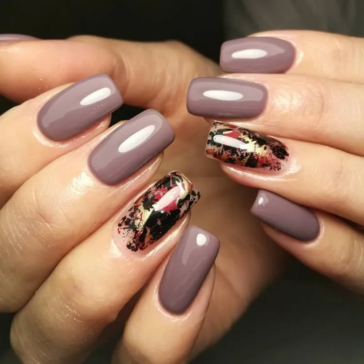 solid color short nails for fall 2023