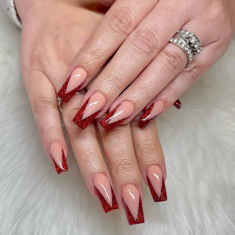 v french tip nails – an original twist at the classic design