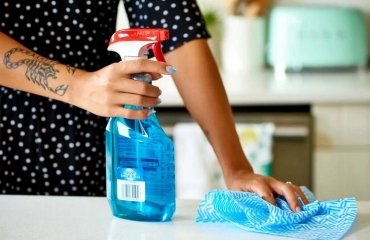 what not to clean with glass cleaner