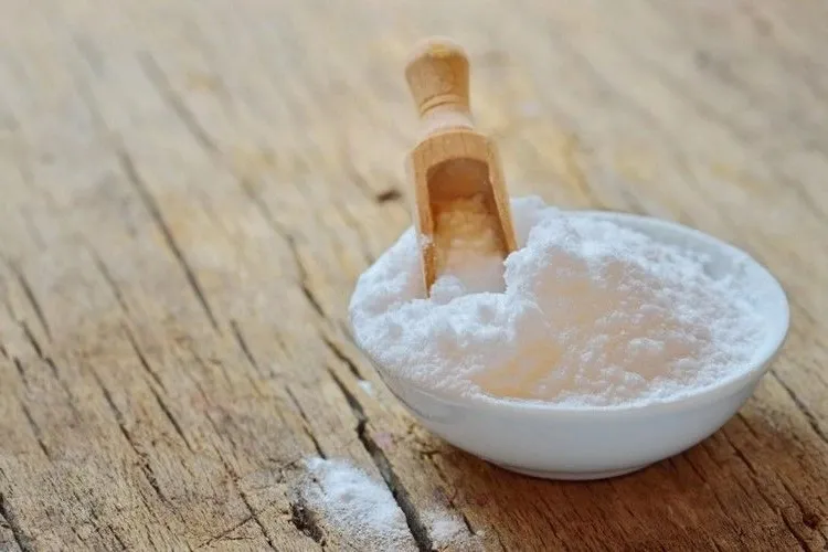 baking soda is a very effective agent for eliminating moisture