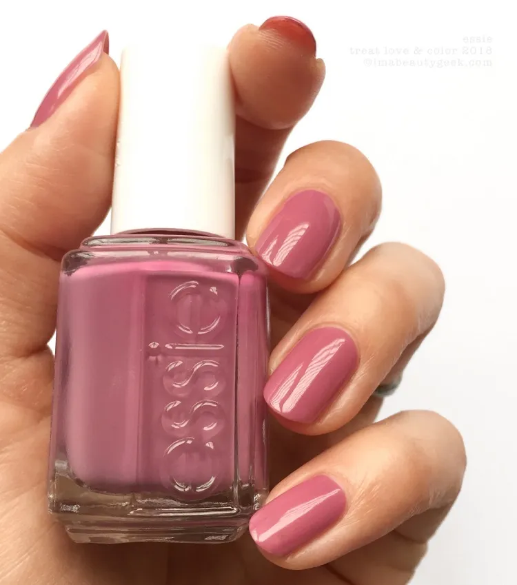 berry blush nail polish for fall women's manicure for darker skintone