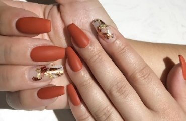 best fall nail colors for women over 50 in 2023
